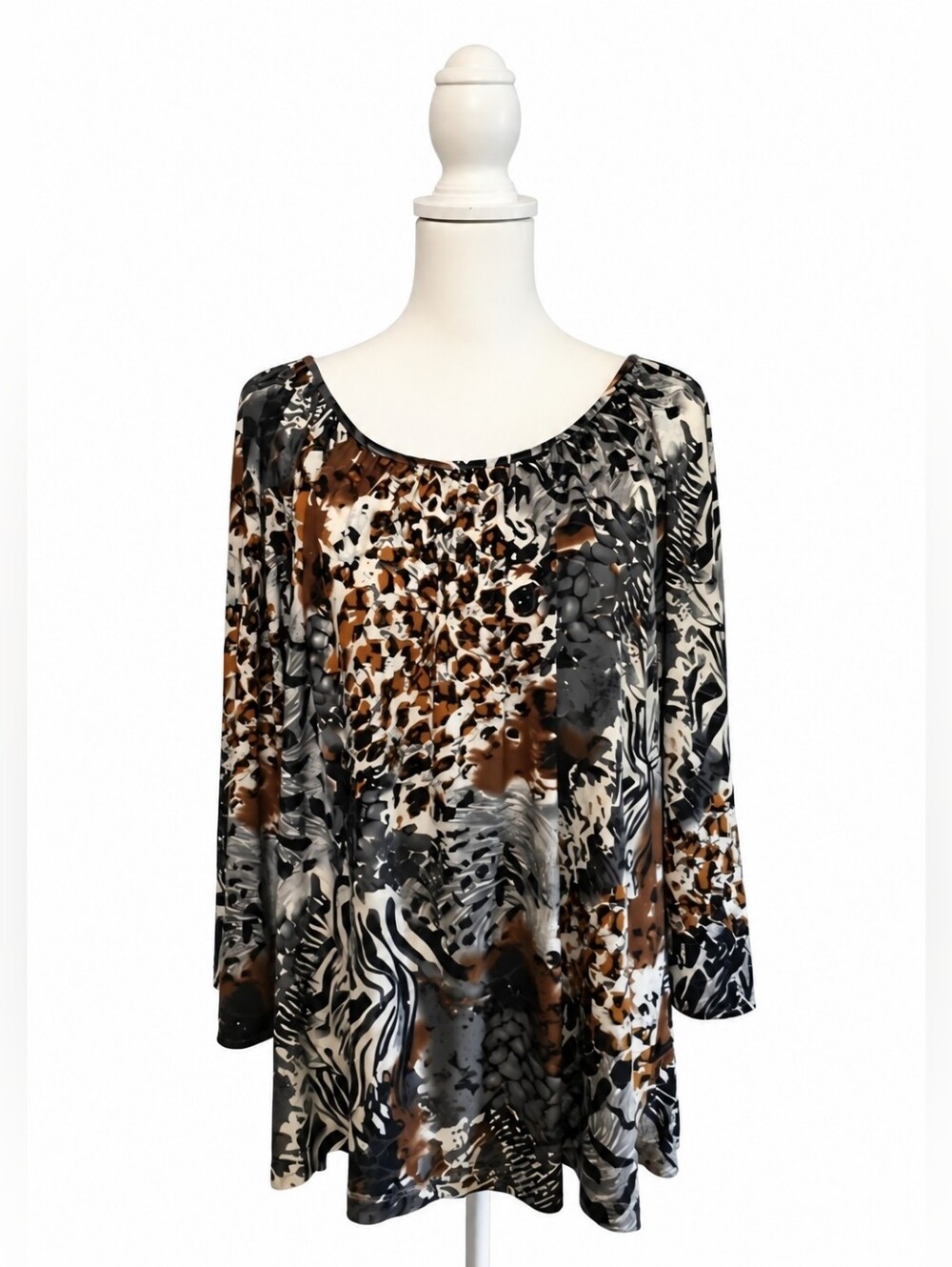 Great For Fall Top. Cathy Daniels Relaxed Black and White And Brown Blouse